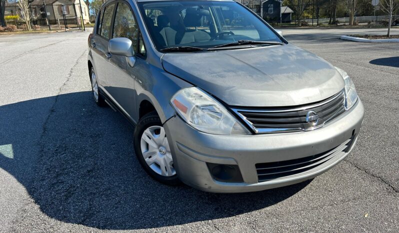 
								2011 Nissan Versa S Hatchback. full									