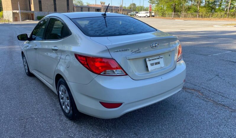 
								2016 Hyundai Accent full									