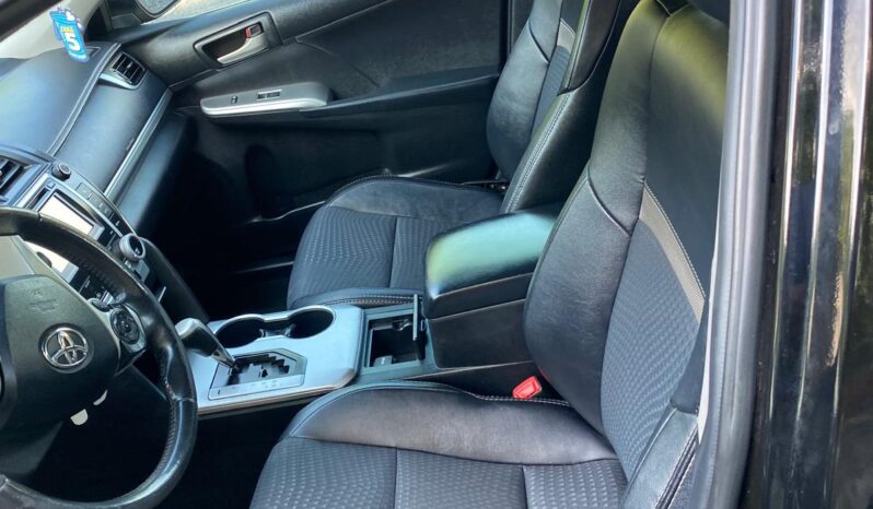 
								2012 Toyota Camry SE full									