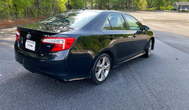 
								2012 Toyota Camry SE full									