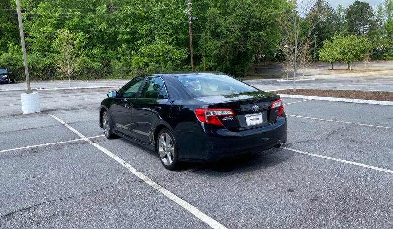 
								2012 Toyota Camry SE full									