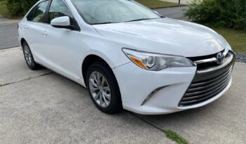 
										2017 Toyota Camry LE full									