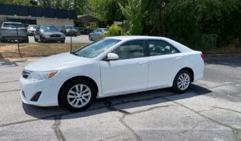 
										2012 Toyota Camry Base full									