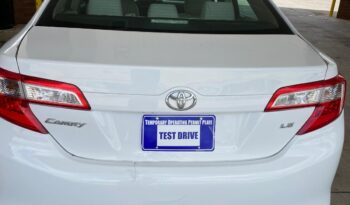 
										2012 Toyota Camry Base full									