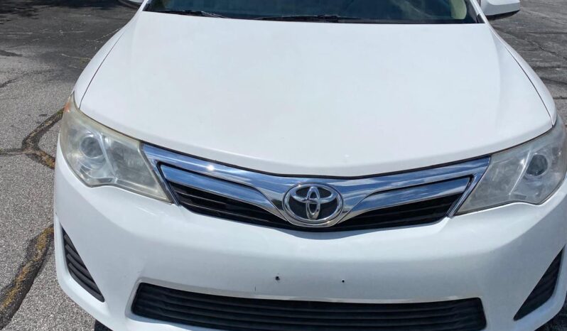 
								2012 Toyota Camry Base full									