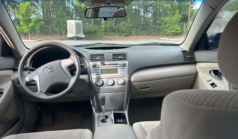 
								2007 Toyota Camry LE full									