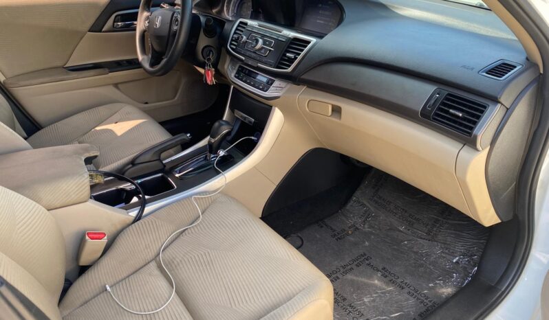 
								2015 Honda accord LX full									