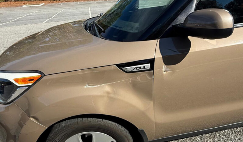 
								2016 Kia Soul 4D Wagon full									