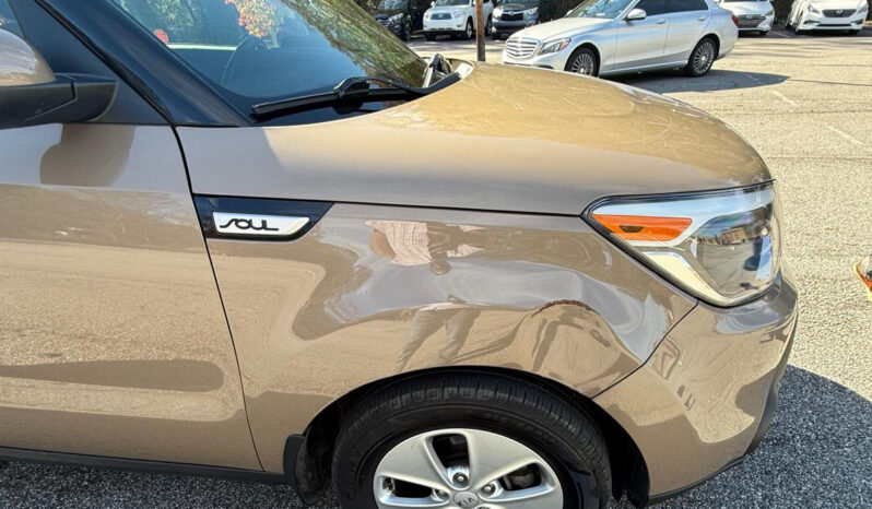 
								2016 Kia Soul 4D Wagon full									