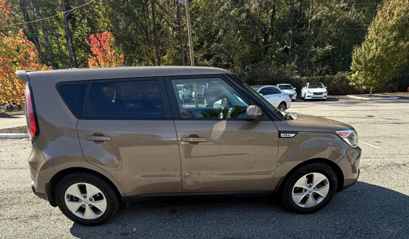 
								2016 Kia Soul 4D Wagon full									