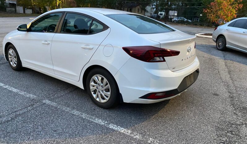 
								2019 Hyundai Elantra full									