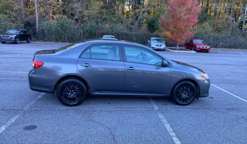 
								2012 Toyota Corolla full									