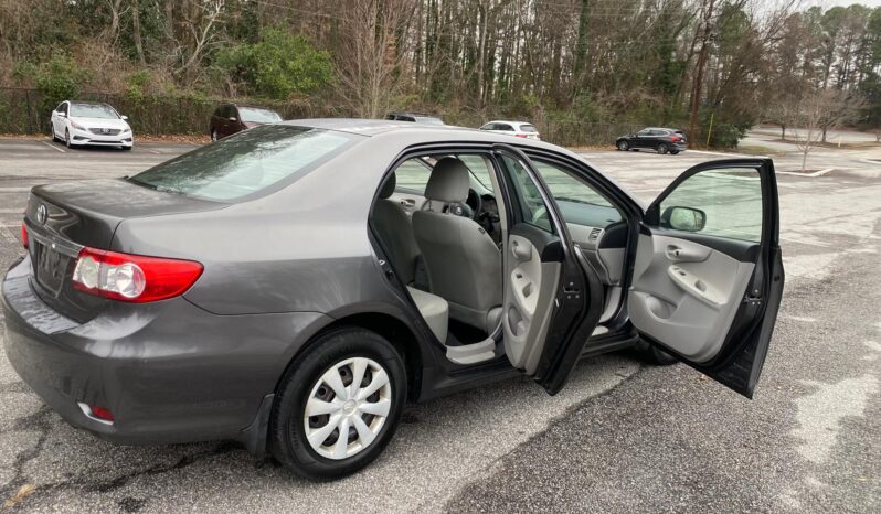 
								2012 Toyota Corolla full									