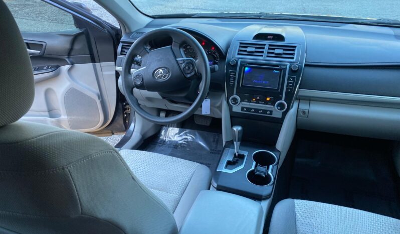 
								2012 Toyota Camry full									