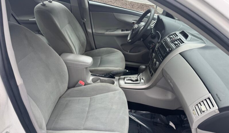 
								2012 Toyota Corolla full									