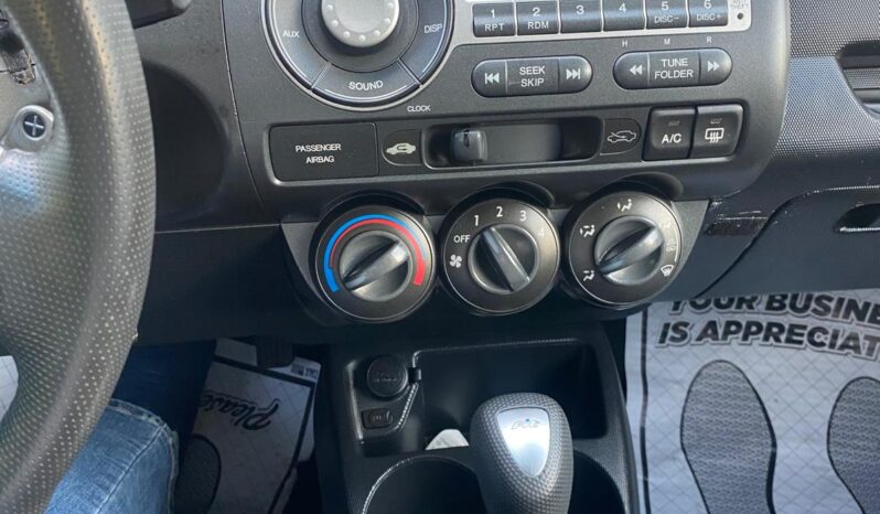 
								2008 Honda Fit full									