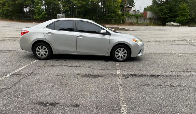 
								2015 Toyyota Corolla full									