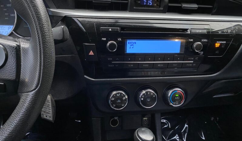 
								2015 Toyyota Corolla full									