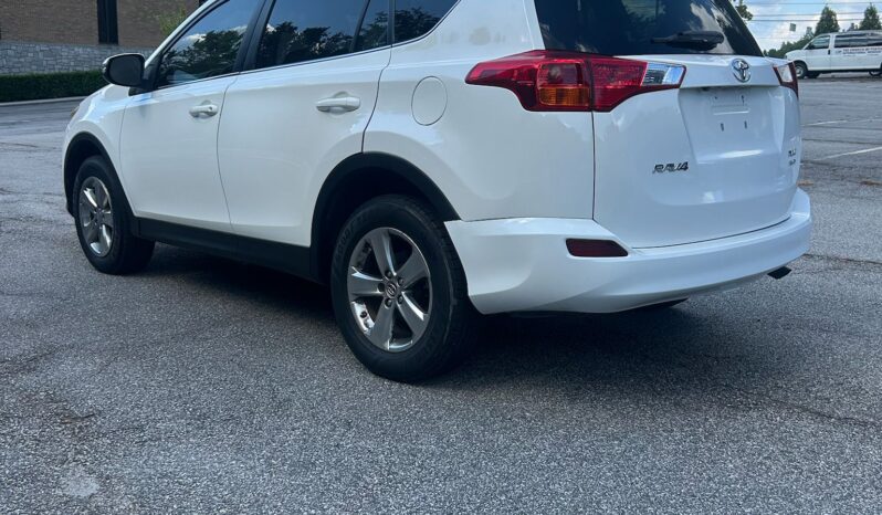 
								2015 Toyota RAV4 full									