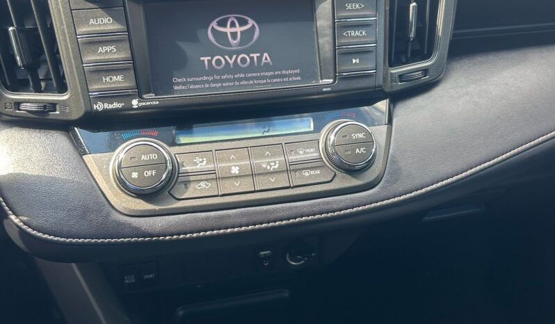 
								2015 Toyota RAV4 full									
