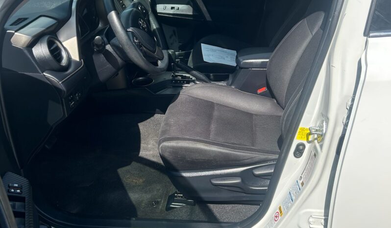 
								2015 Toyota RAV4 full									