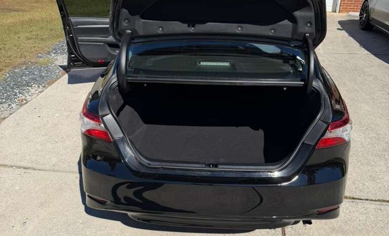 
								2020 Toyota Camry LE full									