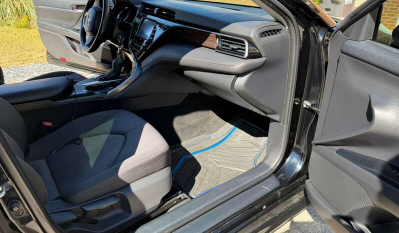 
								2020 Toyota Camry LE full									