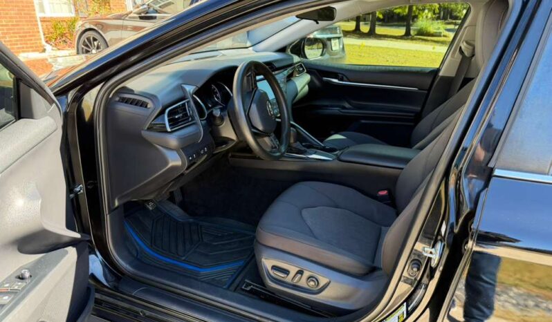 
								2020 Toyota Camry LE full									