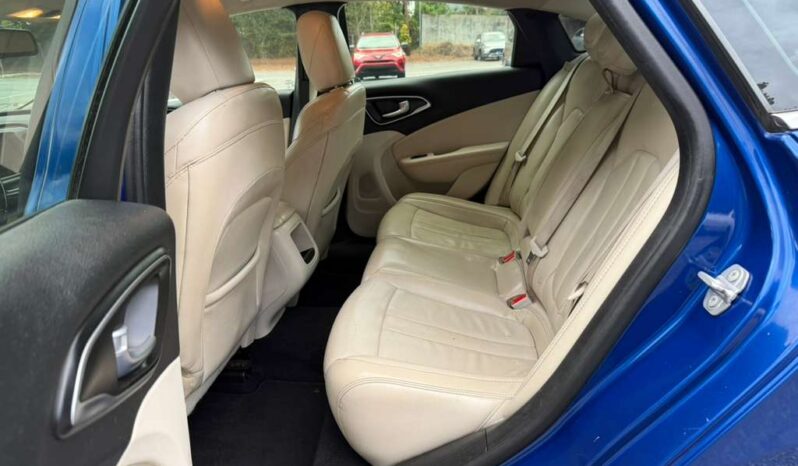 
								2016 Chrysler 200 full									