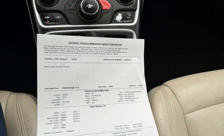 
								2016 Chrysler 200 full									