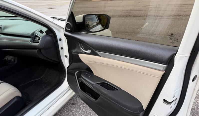 
								2016 Honda Civic full									