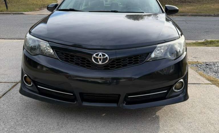 
								2013 Toyota Camry SE full									