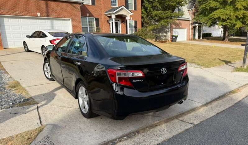 
								2013 Toyota Camry SE full									
