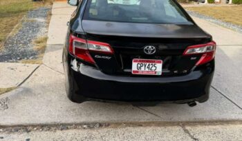 
										2013 Toyota Camry SE full									