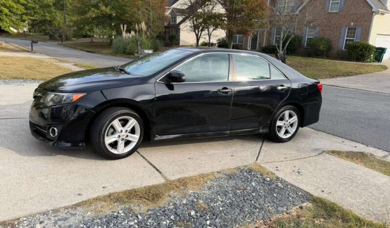 
								2013 Toyota Camry SE full									