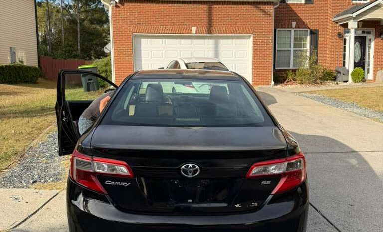 
								2013 Toyota Camry SE full									