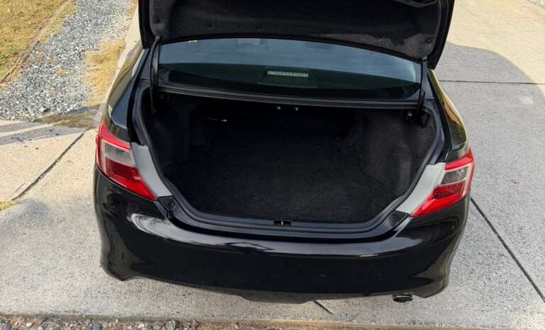 
								2013 Toyota Camry SE full									