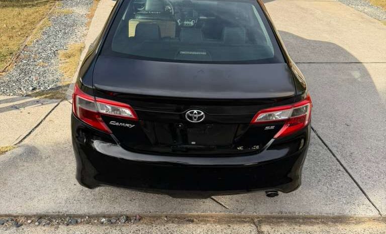 
								2013 Toyota Camry SE full									