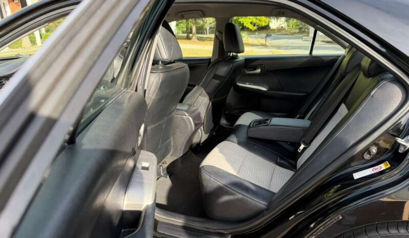 
								2013 Toyota Camry SE full									