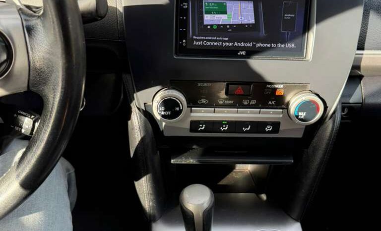 
								2013 Toyota Camry SE full									