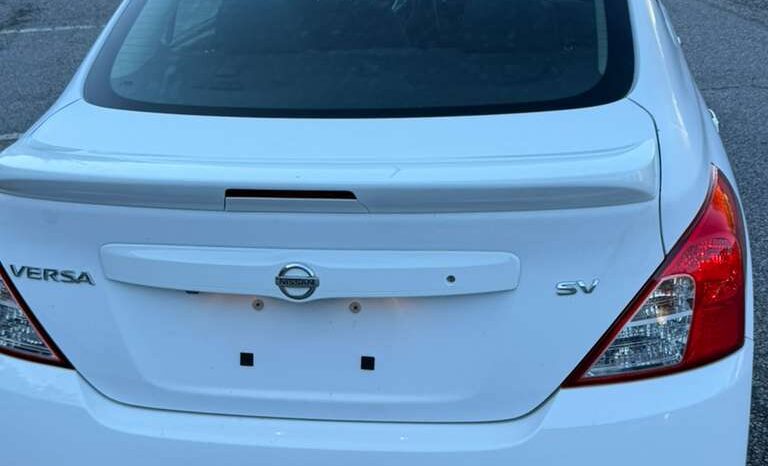 
								2019 Nissan Versa S full									