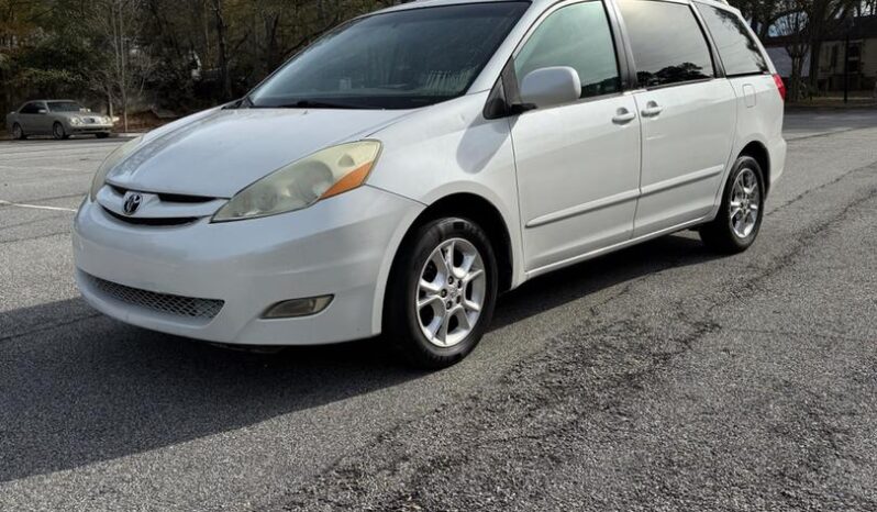 
								2006 Toyota Sienna full									