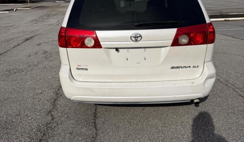 
								2006 Toyota Sienna full									