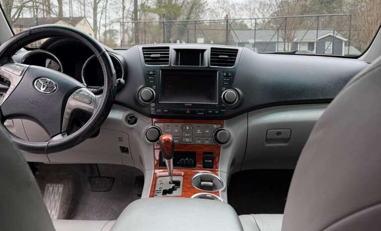 
								2010 Toyota Highlander full									