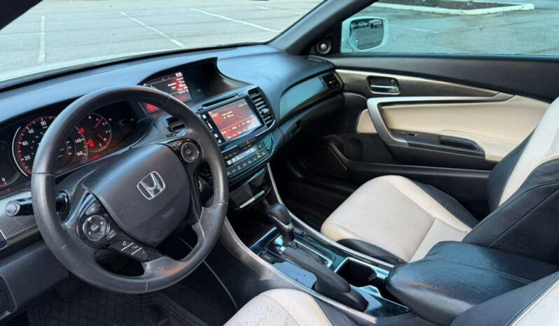 
								2017 Honda Accord full									