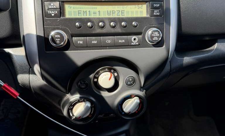 
								2014 Nissan Versa full									