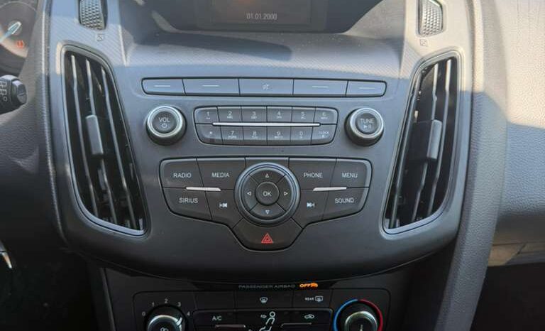 
								2018 Ford Focus SE full									