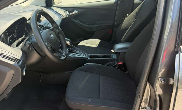 
								2018 Ford Focus SE full									