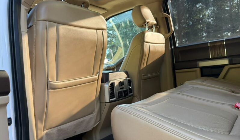 
								2019 F150 lariat full									