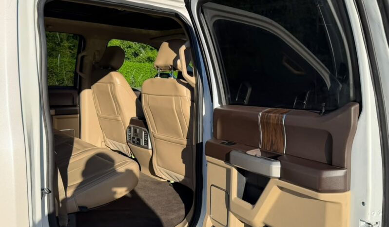 
								2019 F150 lariat full									